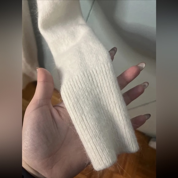 Victoria’s Secret Cream Angora Sweater Moda International Women’s Small - Picture 3 of 7